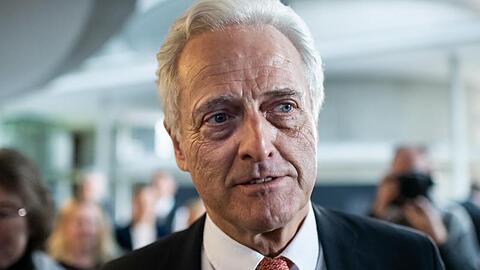Peter Ramsauer kommt zur Sitzung des Untersuchungsausschusses im Bundestag.