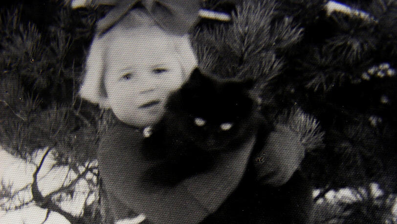 Thielemann als Kind mit Katze. Thielemann als Kind mit Katze.