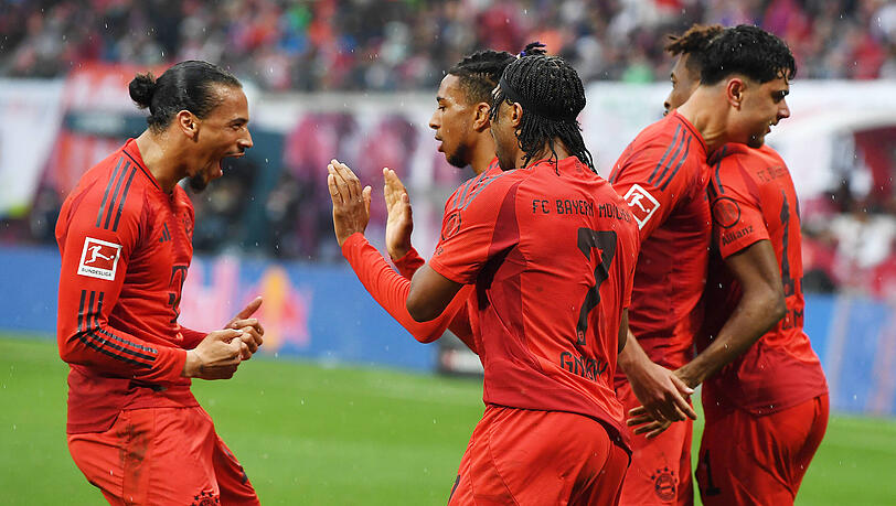 Feierte seinen Treffer mit Michael Olise, Serge Gnabry und Kingsley Coman: Leroy Sané.