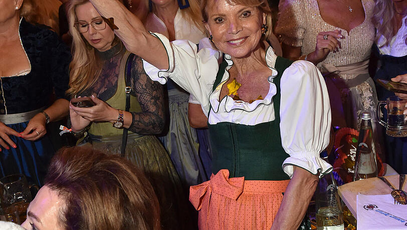 Auf der "Damenwiesn" von Regine Sixt hatte Uschi Glas sichtlich Spaß. Auf der "Damenwiesn" von Regine Sixt hatte Uschi Glas sichtlich Spaß.