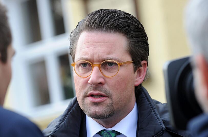 CSU-Generalsekretär Scheuer hat Ärger mit seinem in Prag erworbenen Doktortitel.