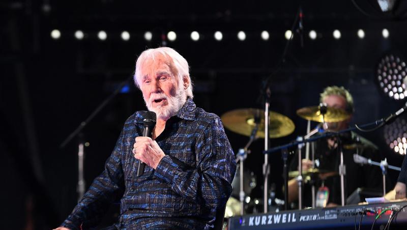 US-Country-Star Kenny Rogers wird derzeit wegen Dehydrierung behandelt. US-Country-Star Kenny Rogers wird derzeit wegen Dehydrierung behandelt.
