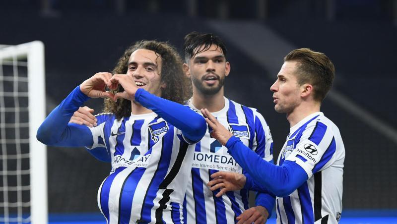 Matteo Guendouzi (l) brachte die Hertha in Führung.