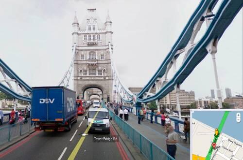 Mit "Street View" lässt sich virtuell auch über die Tower Bridge on London spazieren