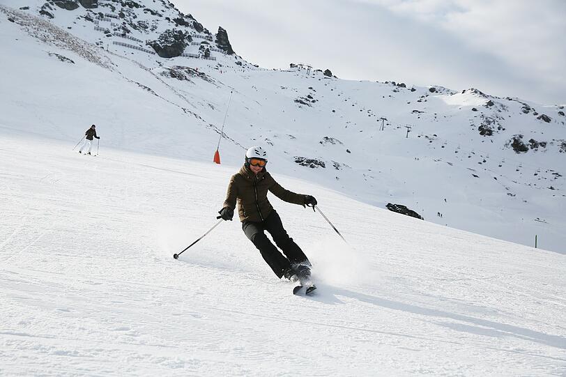Zum Saison-Start schenkte die AZ 100 Lesern einen exklusiven Pistentag im Zillertal. Die Bilder von der Skigaudi in Hochfügen.