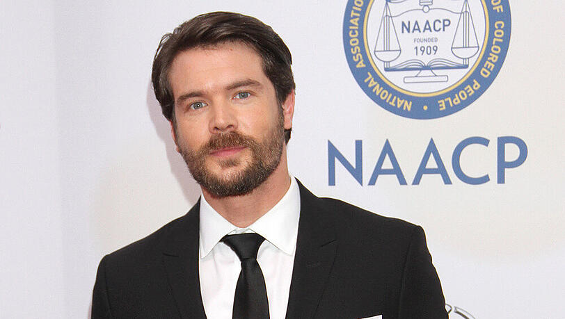 Serien-Star Charlie Weber hat schon vor gut einem Jahr um die Hand seiner Freundin angehalten Serien-Star Charlie Weber hat schon vor gut einem Jahr um die Hand seiner Freundin angehalten