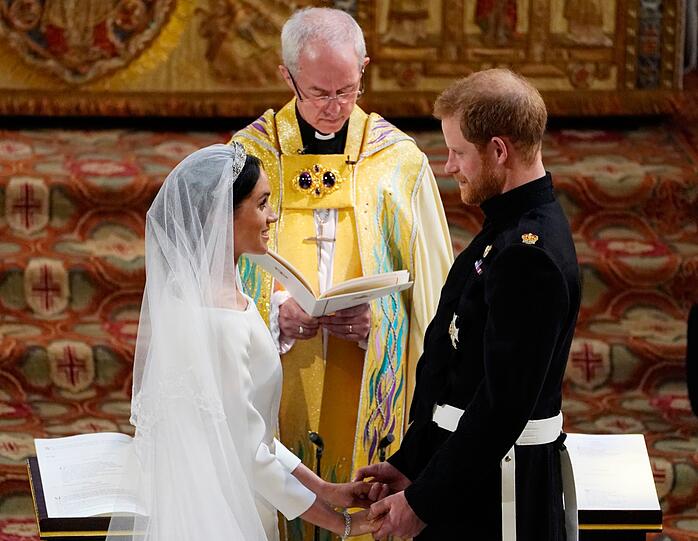 Prinz Harry und Meghan Markle vor dem Altar