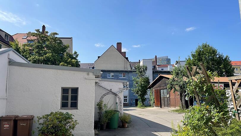Ruhe und viel Platz bietet dieser besondere Hinterhof im früheren Arbeiterviertel Westend.