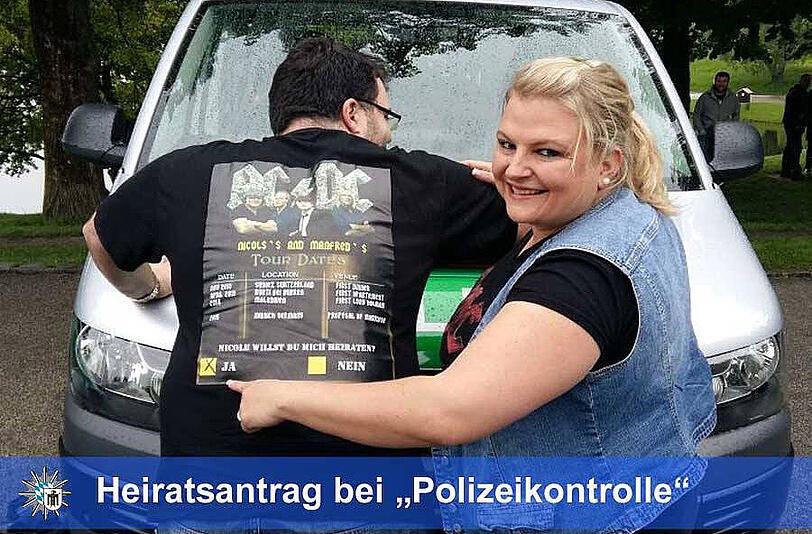 Rockiger Heiratsantrag mit Hilfe der Polizei: Nicole sagt "Ja".