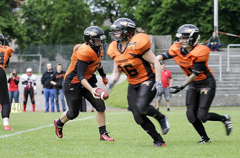 Das Zusammenspiel im Team ist beim Football besonders wichtig.