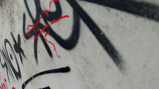 Wie auf diesem Symbolbild ist Graffiti an vielen Stellen in Hadern zu sehen - niemand weiß, was es damit auf sich hat. Wie auf diesem Symbolbild ist Graffiti an vielen Stellen in Hadern zu sehen - niemand weiß, was es damit auf sich hat.