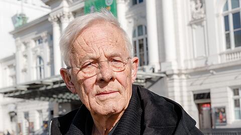 Am 7. Januar wird es eine Trauerfeier f&uuml;r Rolf Becker in der Dreieinigkeitskirche in St. Georg geben. (Archivfoto)