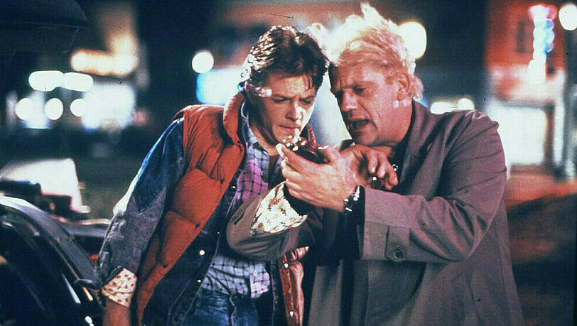 Michael J. Fox (l.) und Christopher Lloyd in "Zurück in die Zukunft". Michael J. Fox (l.) und Christopher Lloyd in "Zurück in die Zukunft".
