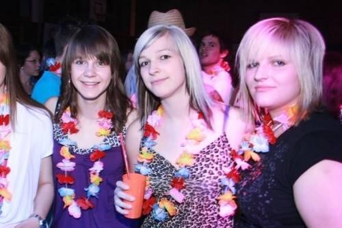 Christina, Tanja und Nicole (von links, alle 17) hatten bei dem Unfall keine Chance.