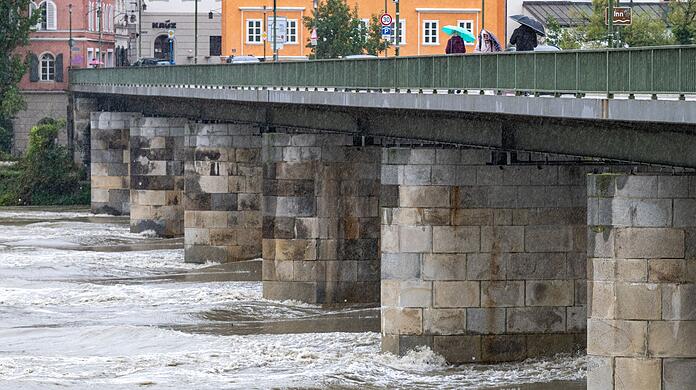 In Passau gibt es nun wegen der Unwetter und des Hochwassers Sperrungen in der Altstadt. (Foto-aktuell vom 14.09)