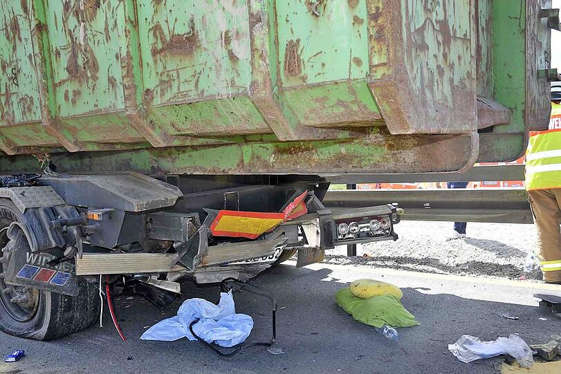 Vier Schwerverletzte sind die Bilanz eines Horror-Unfalls auf der A99.