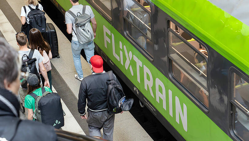 Ein Flixtrain-Zug am Münchner Hauptbahnhof. Ein Flixtrain-Zug am Münchner Hauptbahnhof.