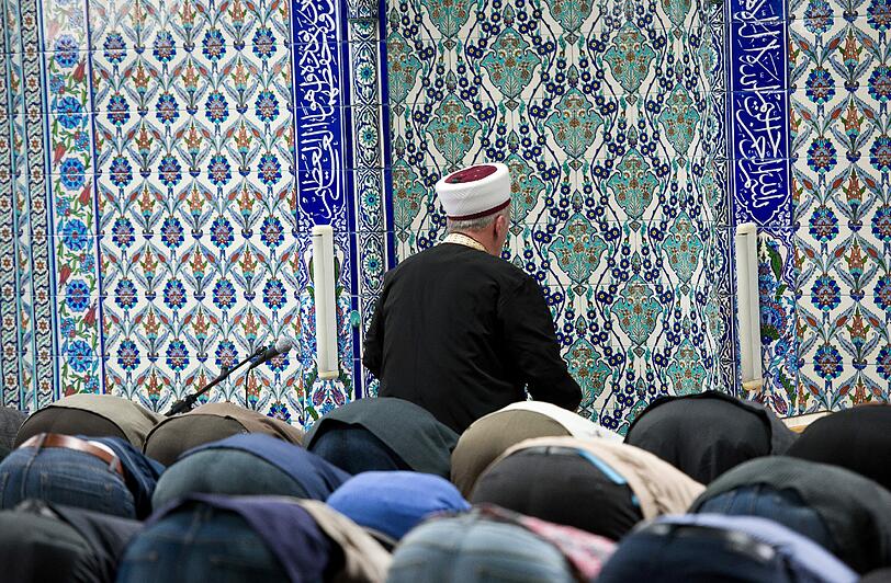 Gebetsstunde in der Moschee. Was konkret gepredigt wird, ist häufig unbekannt.