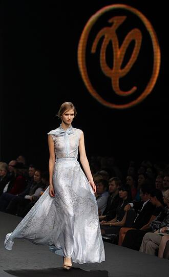 Dieses transparente Abendkleid ist nichts für Konservative.