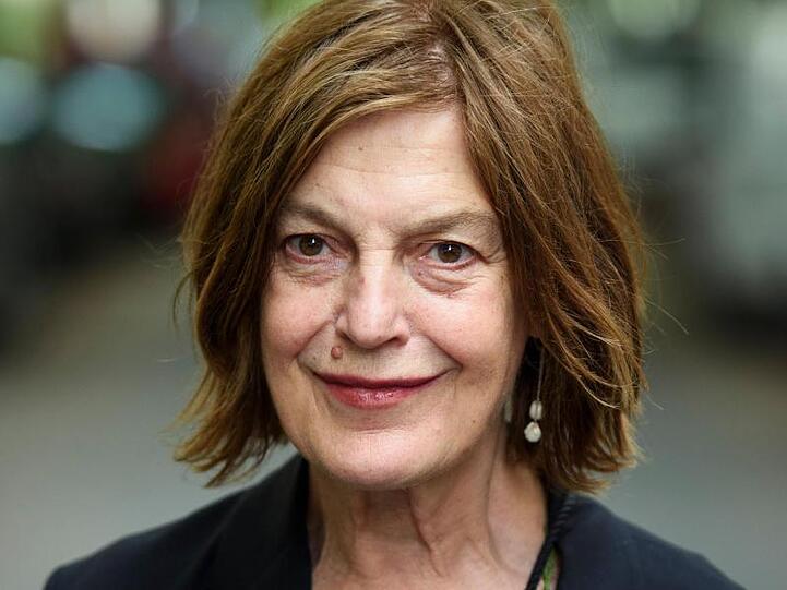 Angela Winkler weiß gar nicht, worum es in der Serie "Dark" geht, obwohl sie dort mitgespielt hat.