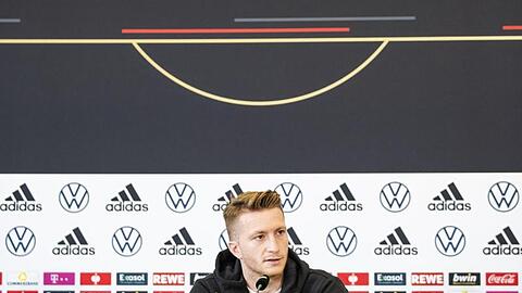 Marco Reus nimmt an der Pressekonferenz des DFB teil.