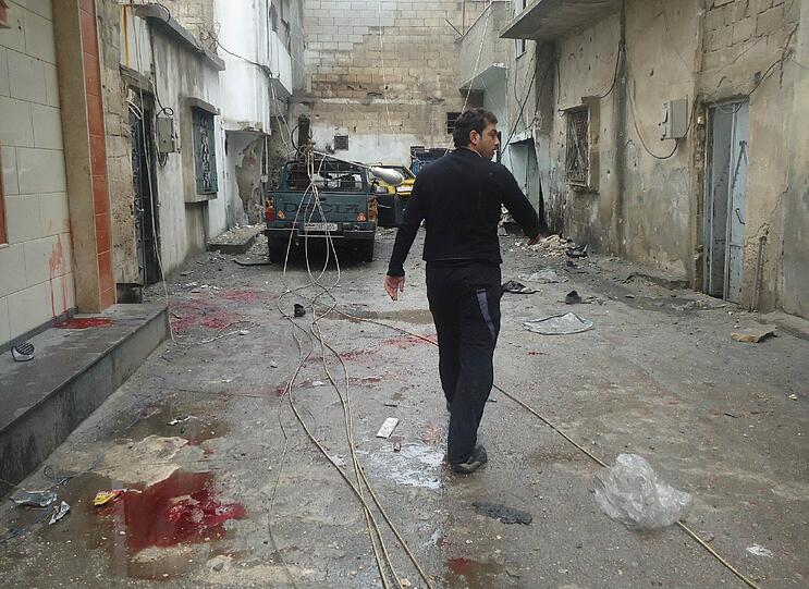 Trotz der Beobachtermission in Syrien sind bei einem erneuten Gewaltausbruch landesweit angeblich mindestens 13 Menschen getötet worden.
