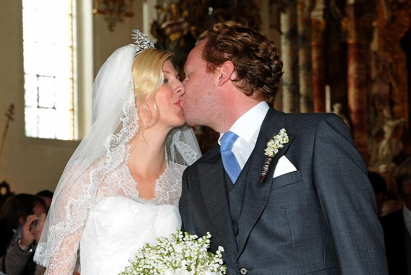 Schmatz! Felipa Prinzessin von Bayern und Christian Dienst küssen sich