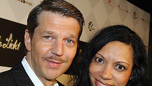 Kai Wiesinger und seine Frau Chantal de Freitas. Der Schauspieler hat für seine Doku 20 Ehepaare befragt. Kai Wiesinger und seine Frau Chantal de Freitas. Der Schauspieler hat für seine Doku 20 Ehepaare befragt.