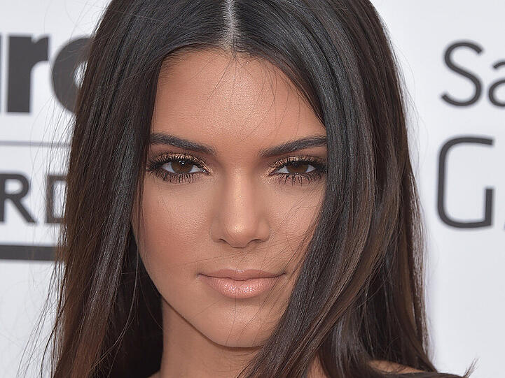 Kendall Jenner weiß, wie man die Karriere ankurbelt