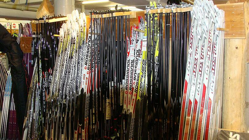 Allmountain-, Touren-, Race-, Lady-, Freeride-, Kinder-Ski - Bikemax/Snowmax hat eine riesige Auswahl an Marken.