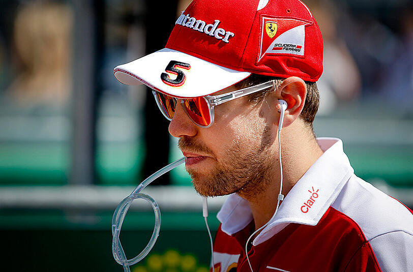 Sebastian Vettel startet seit 2007 in der Formel 1 und gewann dort in der Saison 2010 als zweiter Deutscher nach Michael Schumacher und bislang jüngster Fahrer den WM-Titel.