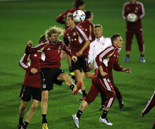 Trainingsauftakt in Doha: Trainer Heynckes lässt seine Spieler in der Luxusanlage "Aspire Academy" schwitzen.