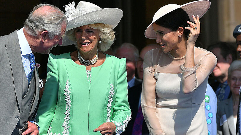 Ehe-Glück: Herzogin Meghan und Prinz Harry kommen zu einem Gartenfest im Buckingham Palace. Es ist der erste öffentliche Auftritt nach ihrer Hochzeit am 19. Mai.