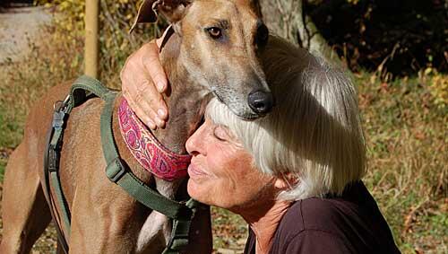 Innig verbunden: Barbara Rütting und ihr Hund Osho. Innig verbunden: Barbara Rütting und ihr Hund Osho.