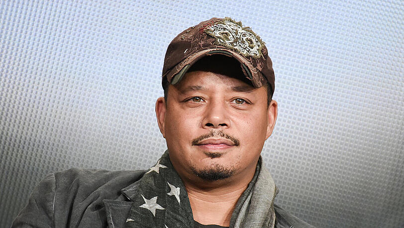 Terrence Howard sieht zahm aus, hat jedoch unschöne Skandale auf dem Buckel Terrence Howard sieht zahm aus, hat jedoch unschöne Skandale auf dem Buckel