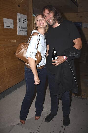 Monika Gruber mit Kabarettist-Kollege Roland Hefter.