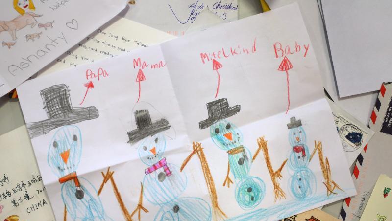 Briefe und Bilder von Kindern im Weihnachtspostamt Himmelstadt. Foto: Karl-Josef Hildenbrand/dpa/Archivbild Briefe und Bilder von Kindern im Weihnachtspostamt Himmelstadt. Foto: Karl-Josef Hildenbrand/dpa/Archivbild