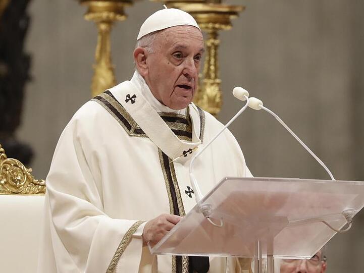 Aufruf zur Selbstlosigkeit: Papst Franziskus bei der Christmette an Heiligabend im Petersdom.