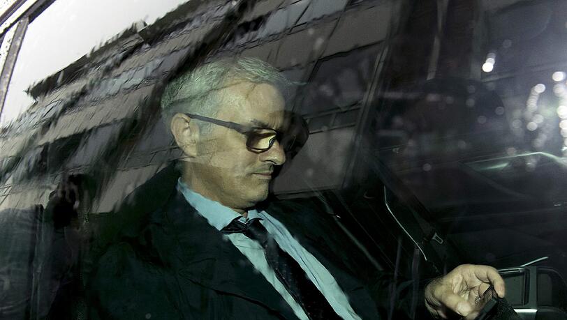 Eva Carneiro (42) und José Mourinho (53) trafen sich vor dem Londoner Arbeitsgericht. Eva Carneiro (42) und José Mourinho (53) trafen sich vor dem Londoner Arbeitsgericht.