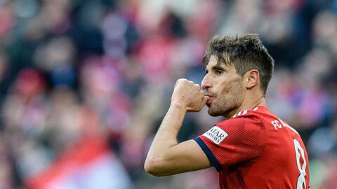 Bayerns Javi Martinez jubelt über seinen Treffer zum 1:0-Sieg gegen Hertha BSC.