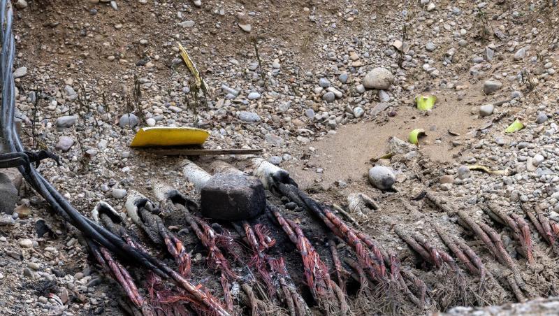 Unfall oder Absicht? Verschmorte Kabel auf der Baustelle in Haidhausen.