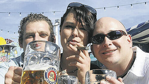 Auf der Wiesn wid weiter geraucht werden. Auf der Wiesn wid weiter geraucht werden.