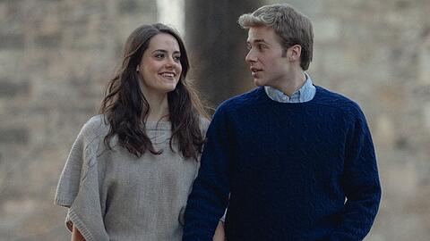 Meg Bellamy und Ed McVey als Kate und William in "The Crown".