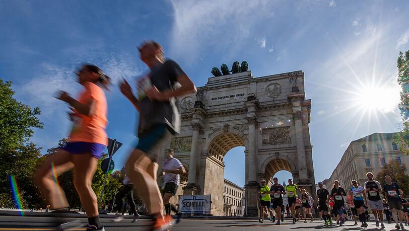 An diesem Sonntag ist es wieder so weit: Tausende werden zum Marathon-Lauf durch München erwartet. (Archivbild)