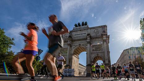 An diesem Sonntag ist es wieder so weit: Tausende werden zum Marathon-Lauf durch München erwartet. (Archivbild)