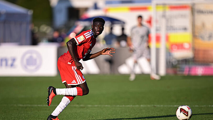 Bara Sapoko Ndiaye beim Testspiel gegen den FC Rottach-Egern. Bara Sapoko Ndiaye beim Testspiel gegen den FC Rottach-Egern.