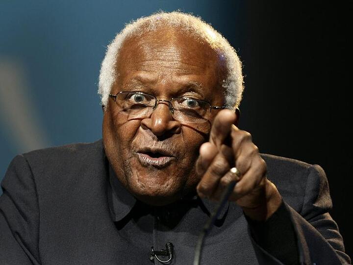 Desmond Tutu freut sich über die WM in Südafrika.