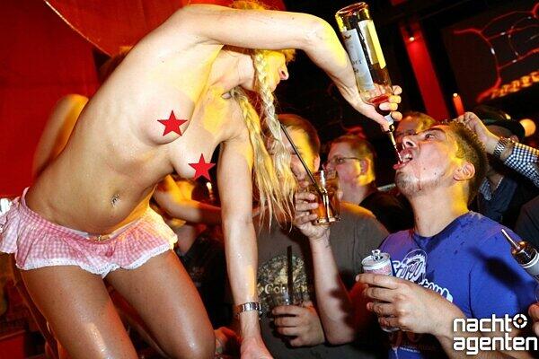 Heiße After Wiesn in der Nachtgalerie: Mehr Partybilder finden Sie auf www.nachtagenten.de