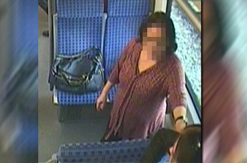 Mit diesem Foto suchte die Bundespolizei erfolgreich nach der Frau, die im Juni zwei fremde Gepäckstücke aus der S1 mitgenommen haben soll.
