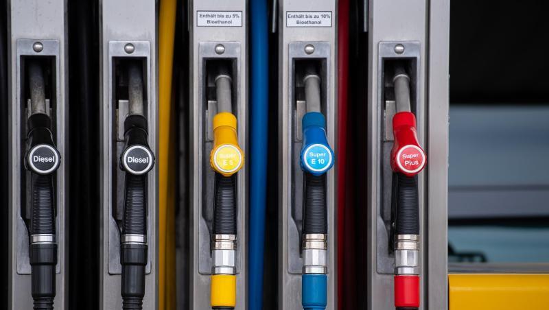 In der Debatte um höhere Spritpreise hat Regierungssprecher Steffen Seibert klargestellt, dass die Preise für Benzin oder Diesel ohnehin in den kommenden Jahren steigen würden.